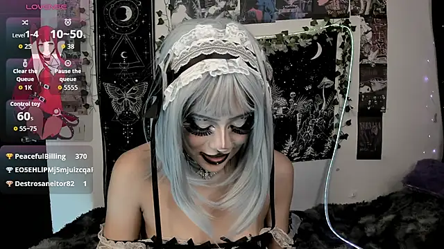 GothKitten666 Adlı Modelin Canlı XXX Sohbeti