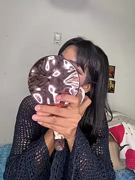 Kitty_Inferno Adlı Modelin Canlı XXX Sohbeti