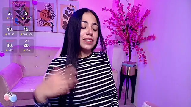 Sara_strawberry Chat XXX in diretta