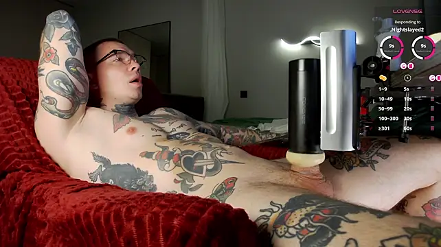 Chat +18 de Tommy_cat ao vivo
