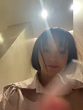 LilonokのライブXXXチャット