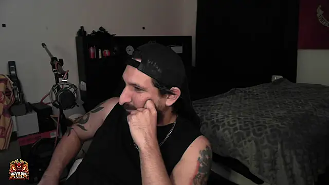 DevilPup75_ Chat XXX in diretta