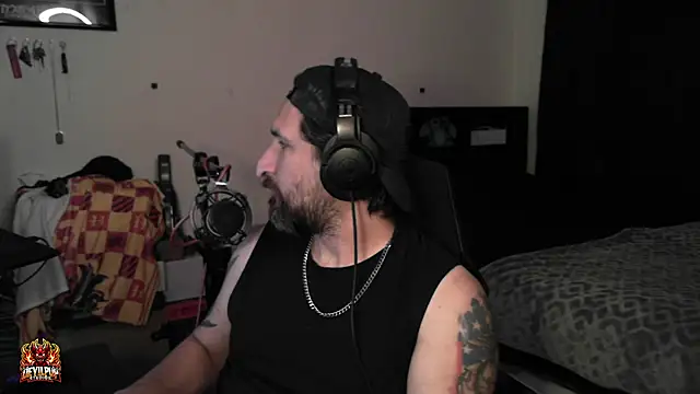 Chatroom XXX en direct de DevilPup75_