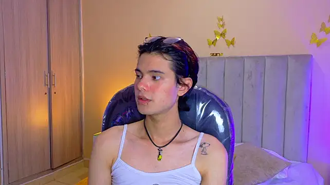 Derek_Sinn Chat XXX in diretta