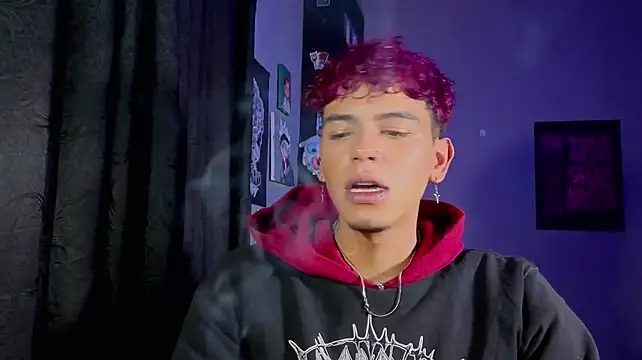 MikeyKuro Pertunjukan Webcam