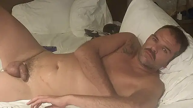 badboybrad11: διαδικτυακό σόου στην κάμερα