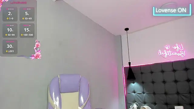 scarletcherry18's Live XXX Chat
