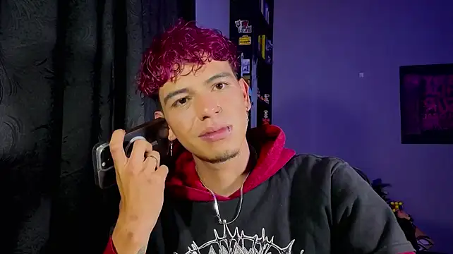 XXX chat uživo modela MikeyKuro