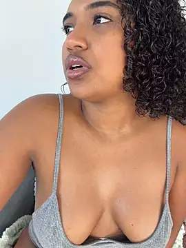 MilaTeenX Chat XXX in diretta
