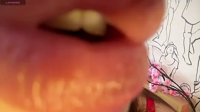 KimikoBelvins' Live XXX Chat