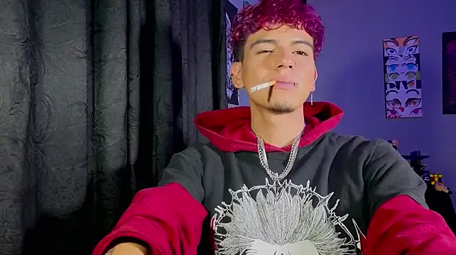 MikeyKuro live XXX chat
