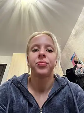 LikaCat Adlı Modelin Canlı XXX Sohbeti