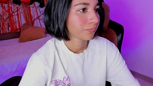 Czat XXX na żywo – Emily_bruss