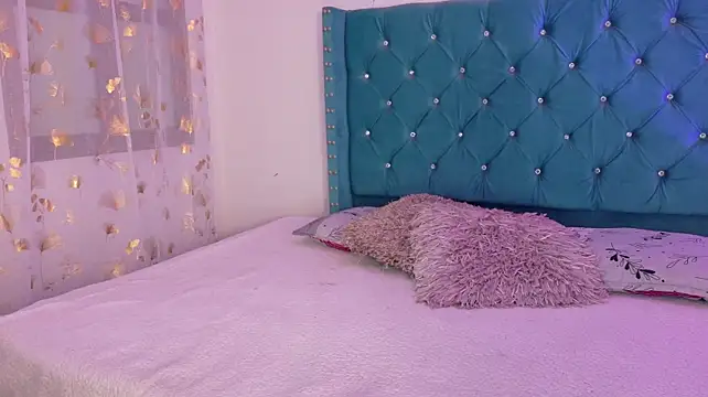 צ'אט XXX בשידור חי של Lilly_Peach22