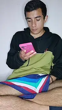 צ'אט XXX בשידור חי של Thick_Cock