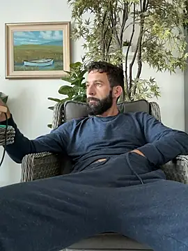 צ'אט XXX בשידור חי של Michel_huge
