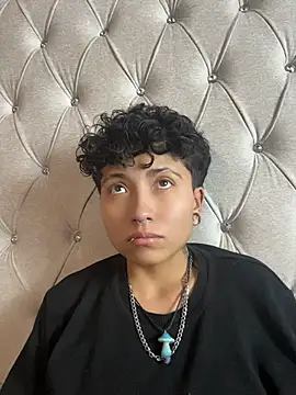 ian_mathias_'s Live XXX Chat