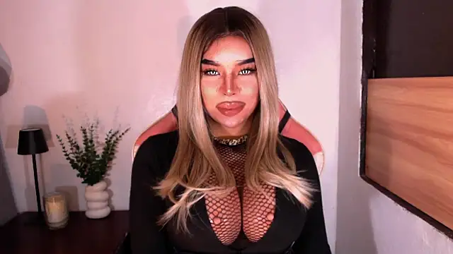 Zandralopez Chat XXX in diretta