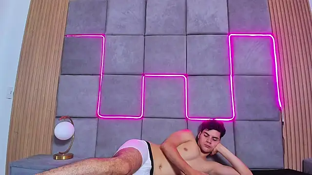 Czat XXX na żywo – JhonyRiver