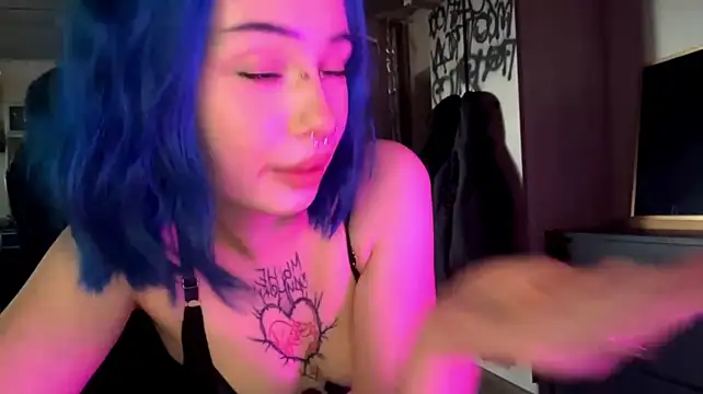 Онлайн чат XXX AnnieTouch