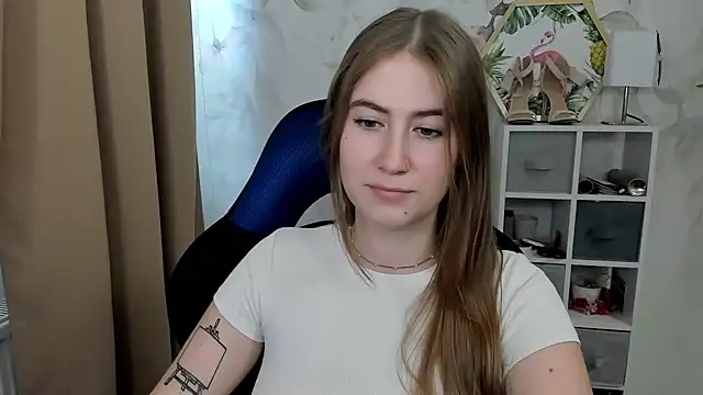 candy_Megan Adlı Modelin Canlı XXX Sohbeti