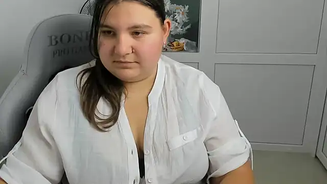 PhoenixFly's Live XXX Chat