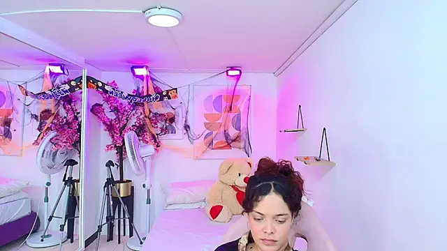 Chat +18 de Maggy_t18 ao vivo