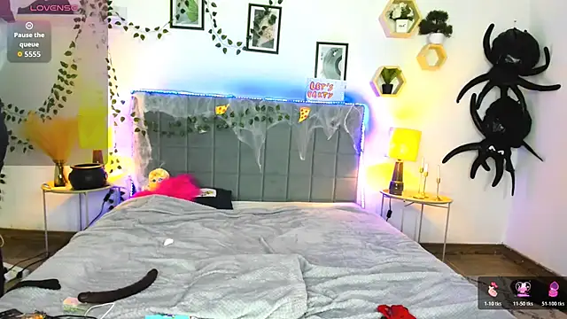 DellaRows Adlı Modelin Canlı XXX Sohbeti