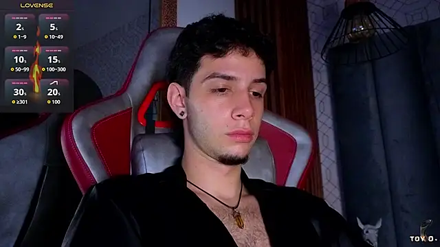 isaacblaze_ লাইভ XXX চ্যাট