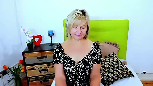 MarieneHot's Live XXX Chat