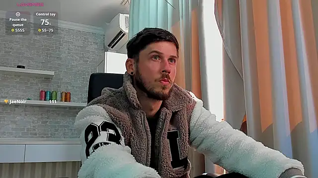 XXX chat uživo modela JonahShaw