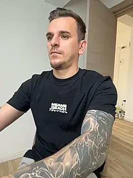 Huge_cock22cm Adlı Modelin Canlı XXX Sohbeti