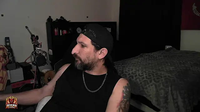 Chat +18 de DevilPup75_ ao vivo