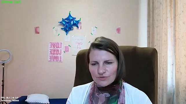 Chat +18 de Mirabelle_Velvet ao vivo