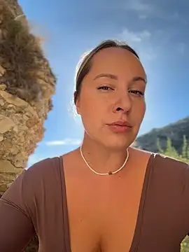 Mona_Plus' Live XXX Chat