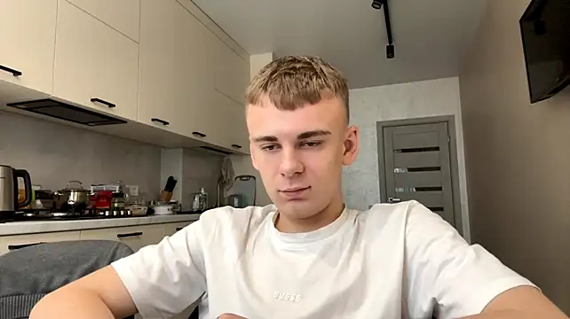 SoloFury XXX чат на живо