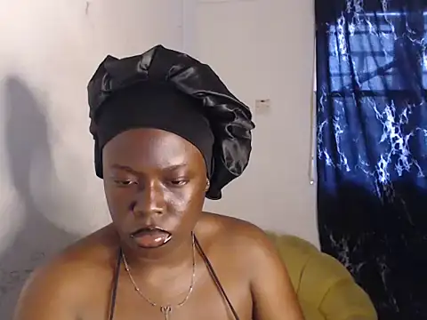 Eboni_hotboobs_ লাইভ XXX চ্যাট