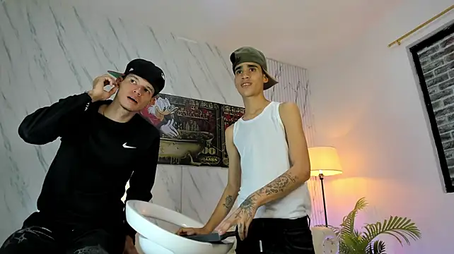 COOL_BOYS2's Live XXX Chat