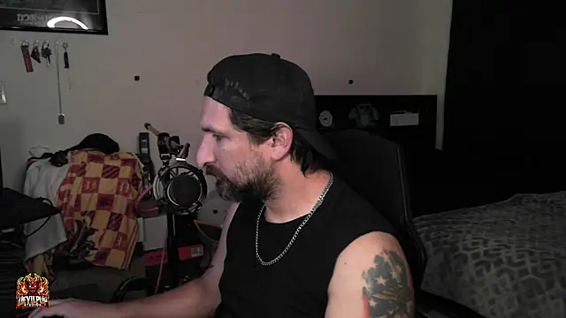DevilPup75_ Live XXX-chat