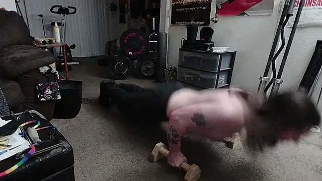 biggerisbetter12's Live XXX Chat