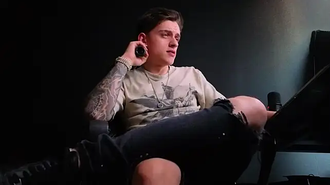 FelixStarkk Chat XXX in diretta