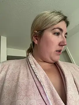 LauraStarr Adlı Modelin Canlı XXX Sohbeti