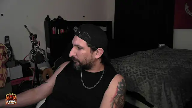XXX chat uživo modela DevilPup75_