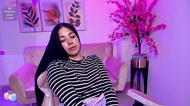 Sara_strawberry Chat XXX in diretta