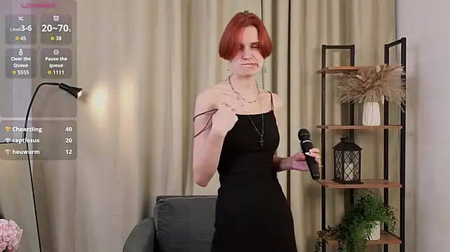 HyeOuthouse Live XXX-chat