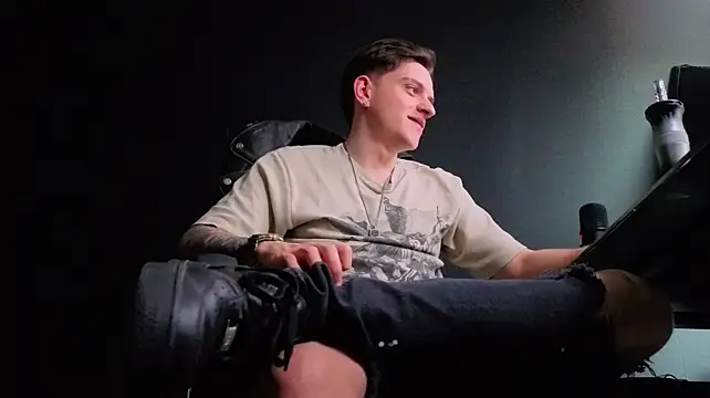 FelixStarkk – Naživo XXX chat