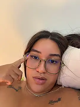 Czat XXX na żywo – Little_Gaby_