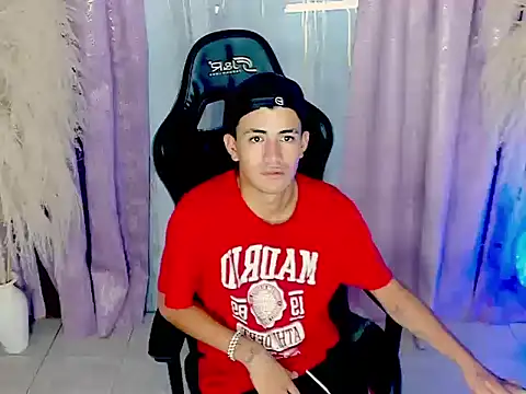 NIO_KLOUDS_ – Naživo XXX chat