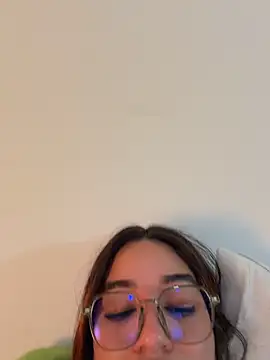 Chat +18 de Little_Gaby_ ao vivo