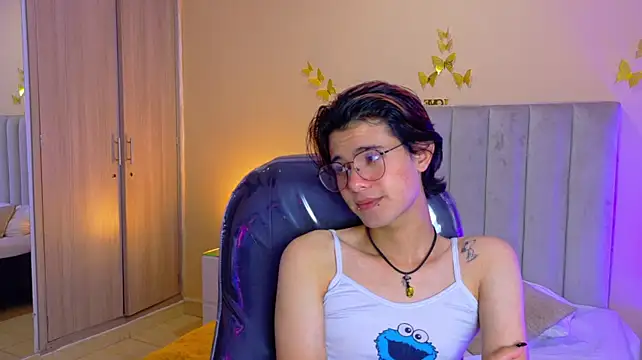Derek_Sinn Adlı Modelin Canlı XXX Sohbeti